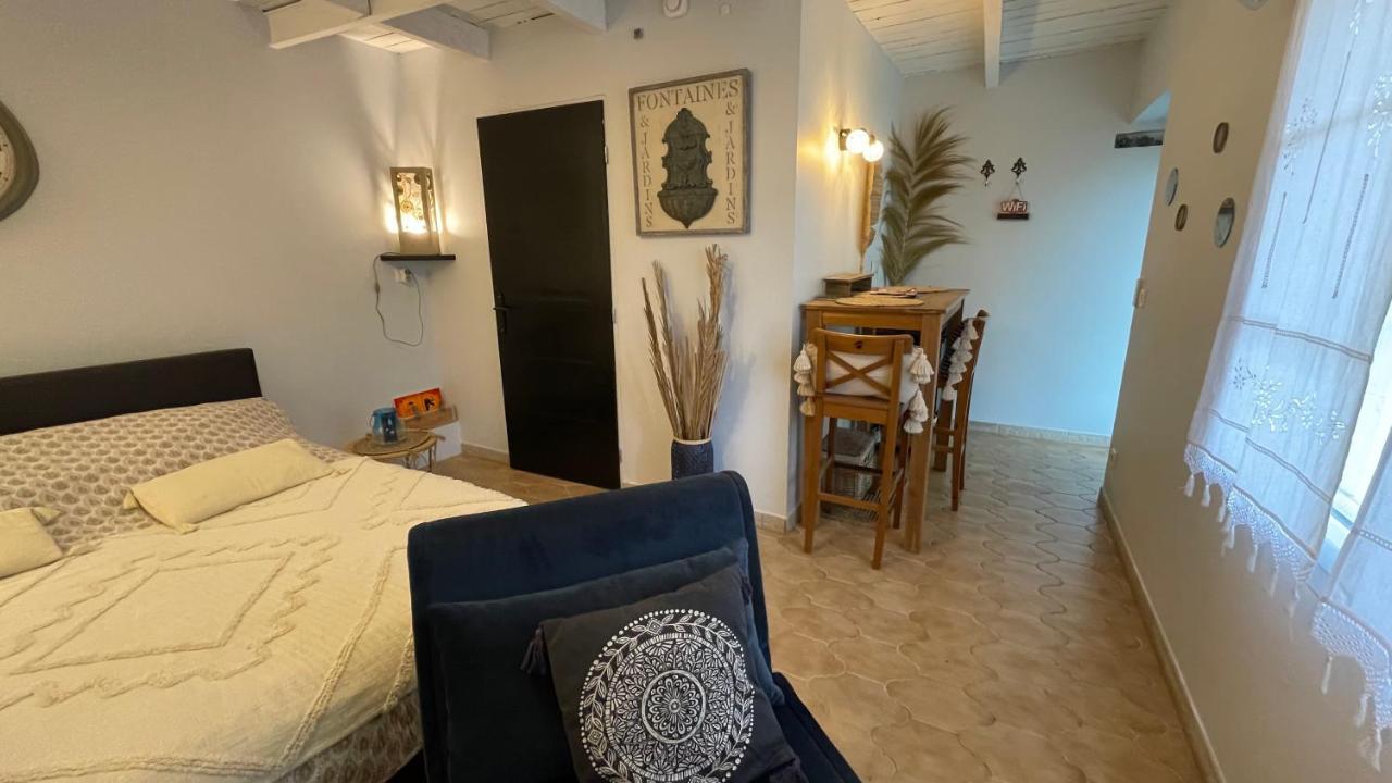 Jolie Annexe Du Mas Dans Le Coeur De La Garrigue Nimoise Villa Nimes Bagian luar foto
